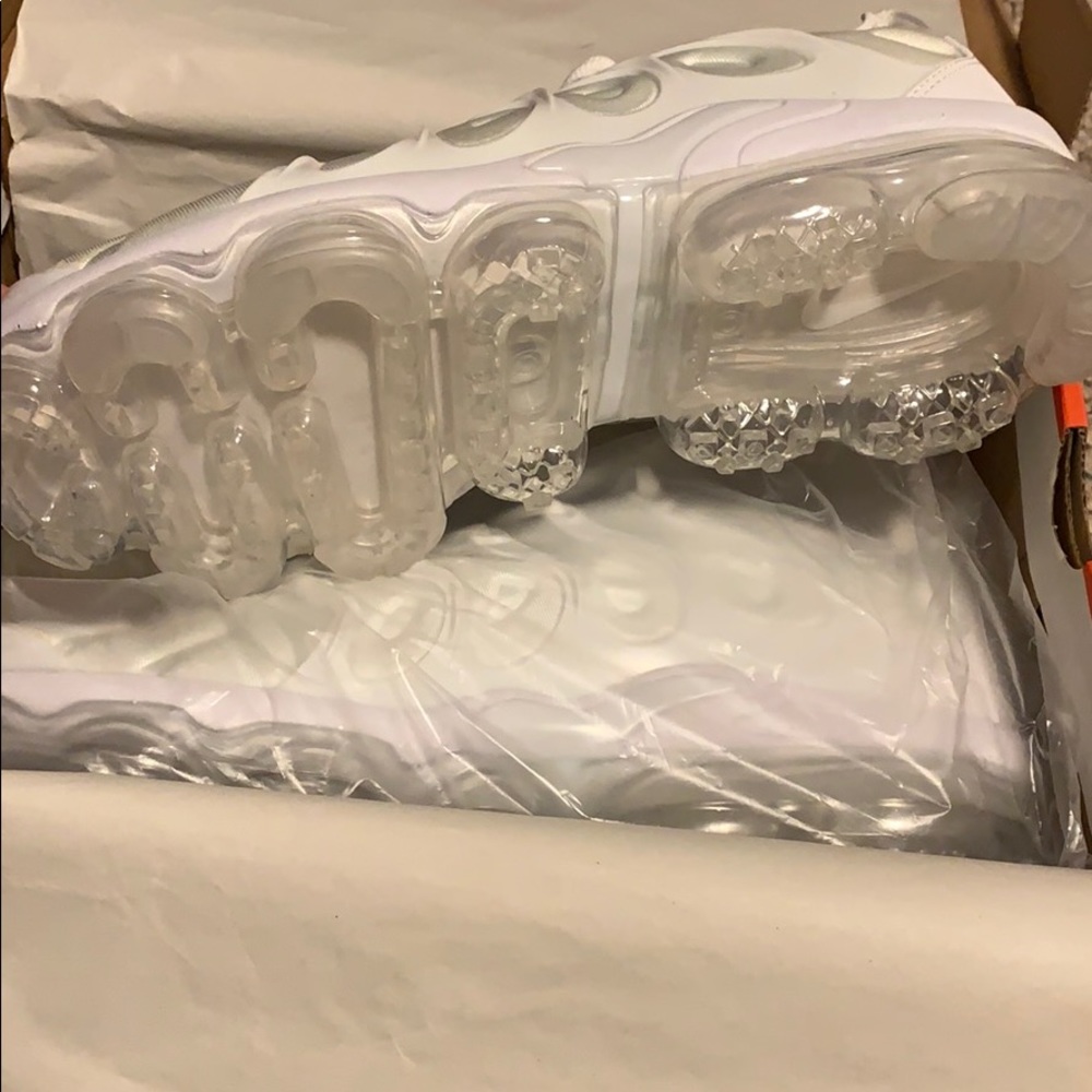 Nike air vapormax plus men’s BNIB - Picture 11 of 13
